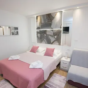 luxury-studio-apartment-honeymoon.splithotels.org/